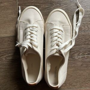 Vince White Cloth Lace Ups Size 7.5M